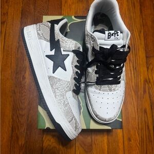 Size 13US BAPE Bapestas